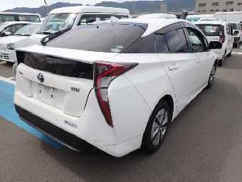 TOYOTA PRIUS 2018 Image 2