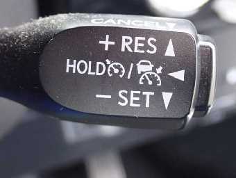 TOYOTA PRIUS 2018 Image 8