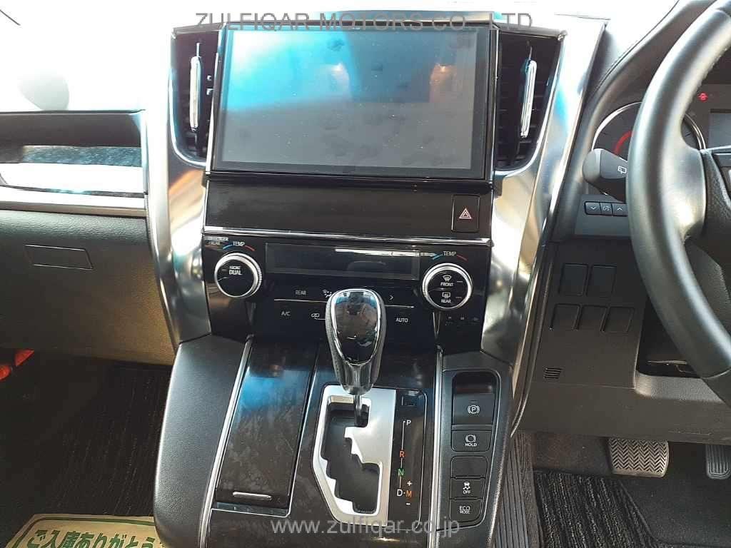 TOYOTA ALPHARD 2019 Image 10