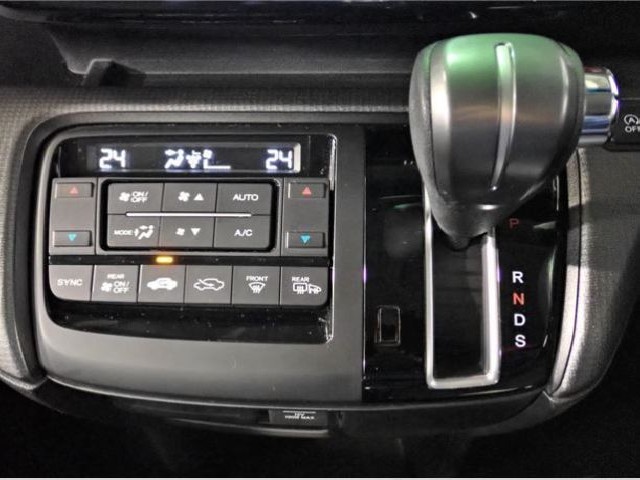 HONDA STEPWGN SPADA 2018 Image 19