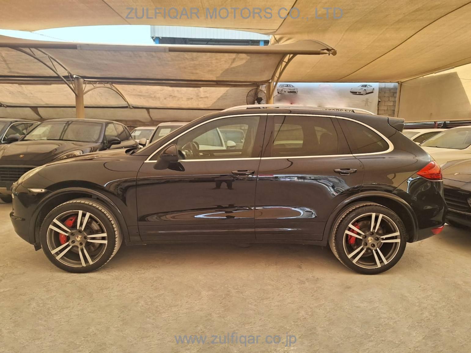 PORSCHE CAYENNE 2010 Image 2