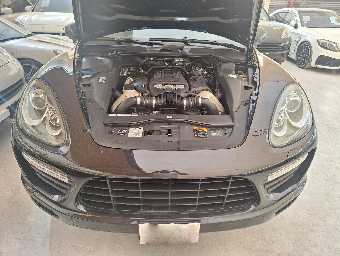 PORSCHE CAYENNE 2010 Image 10