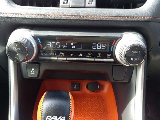 TOYOTA RAV-4 2020 Image 25