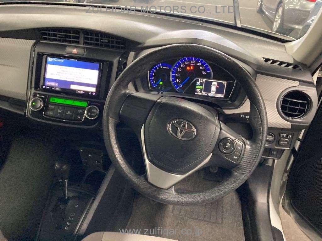 TOYOTA COROLLA AXIO 2015 Image 6