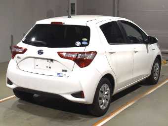 TOYOTA VITZ 2020 Image 2