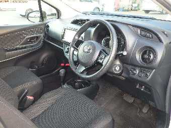 TOYOTA VITZ 2020 Image 5