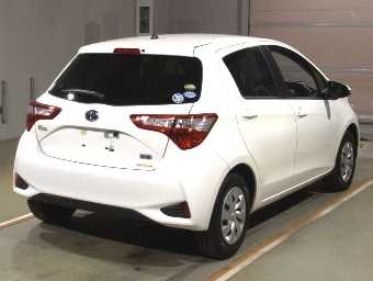 TOYOTA VITZ 2020 Image 2