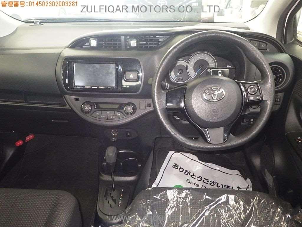 TOYOTA VITZ 2020 Image 6