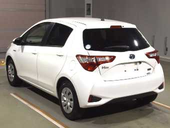 TOYOTA VITZ 2020 Image 4