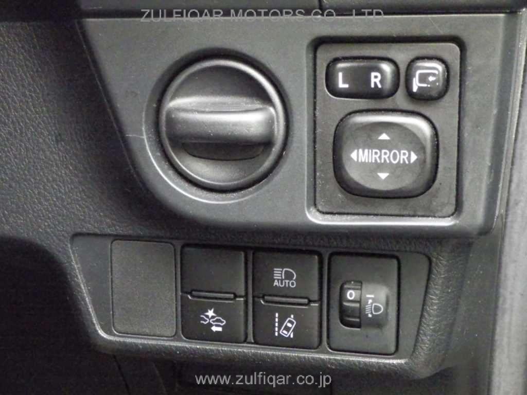 TOYOTA COROLLA AXIO 2017 Image 11