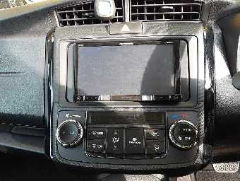 TOYOTA COROLLA AXIO 2017 Image 9