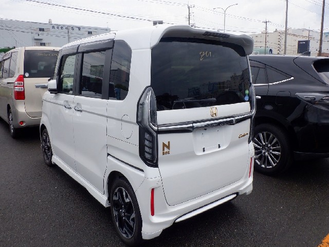 HONDA N-BOX CUSTOM 2019 Image 25