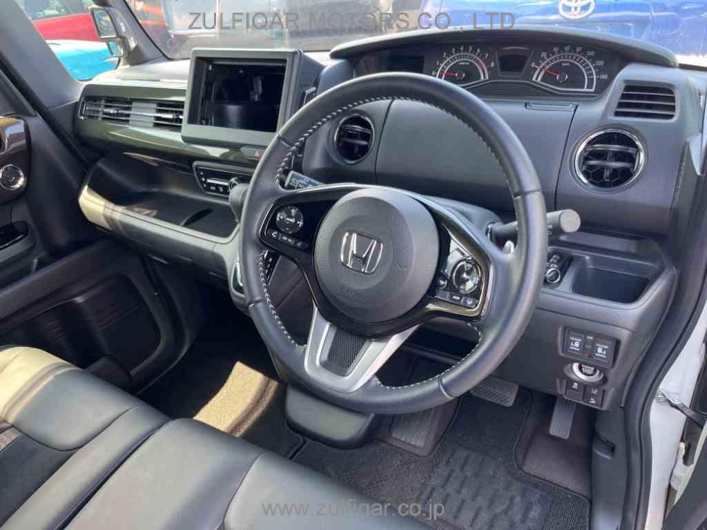 HONDA N-BOX CUSTOM 2019 Image 6