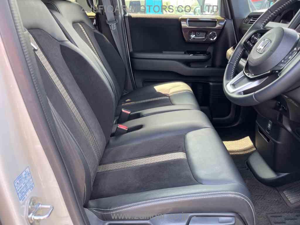 HONDA N-BOX CUSTOM 2019 Image 8