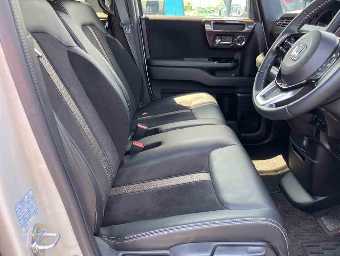 HONDA N-BOX CUSTOM 2019 Image 8