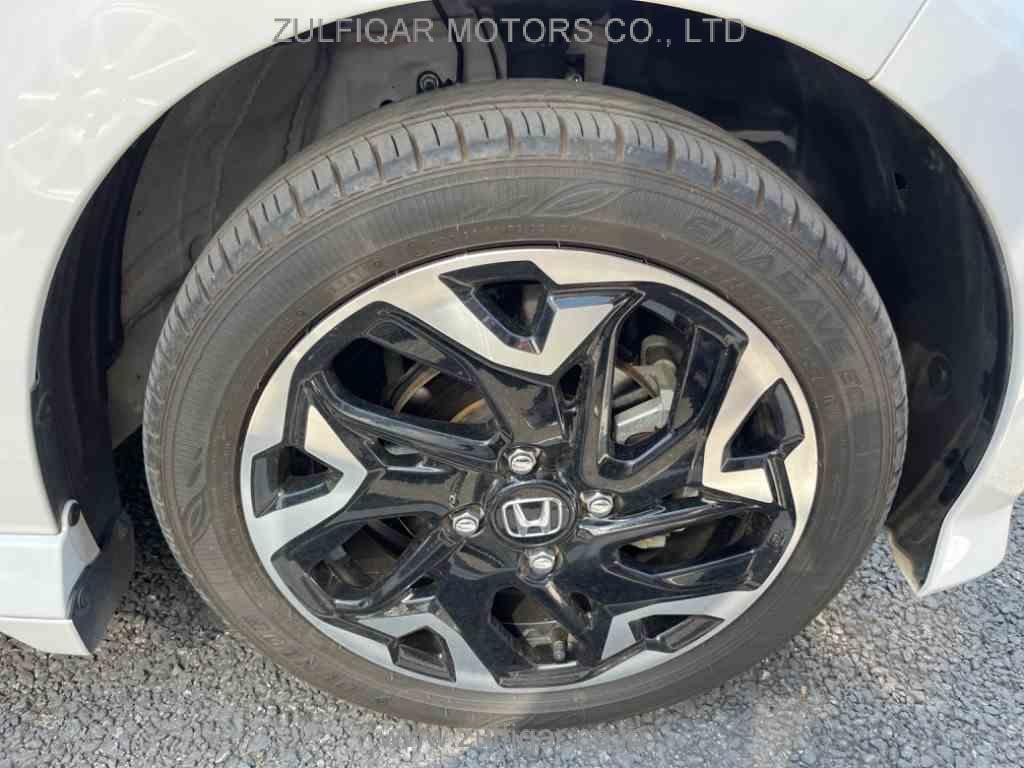 HONDA N-BOX CUSTOM 2019 Image 10