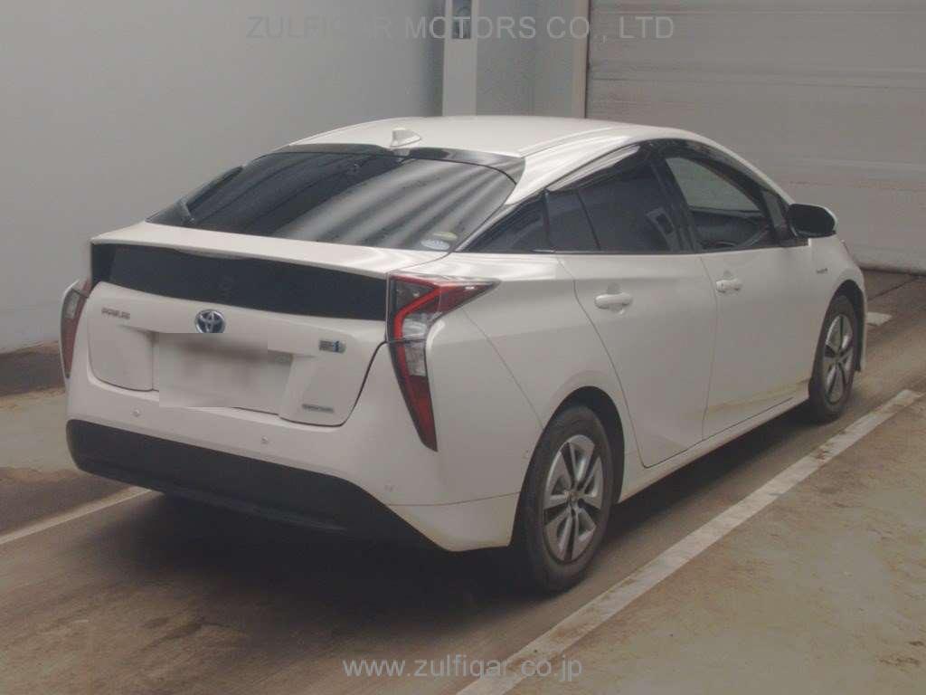 TOYOTA PRIUS 2018 Image 2