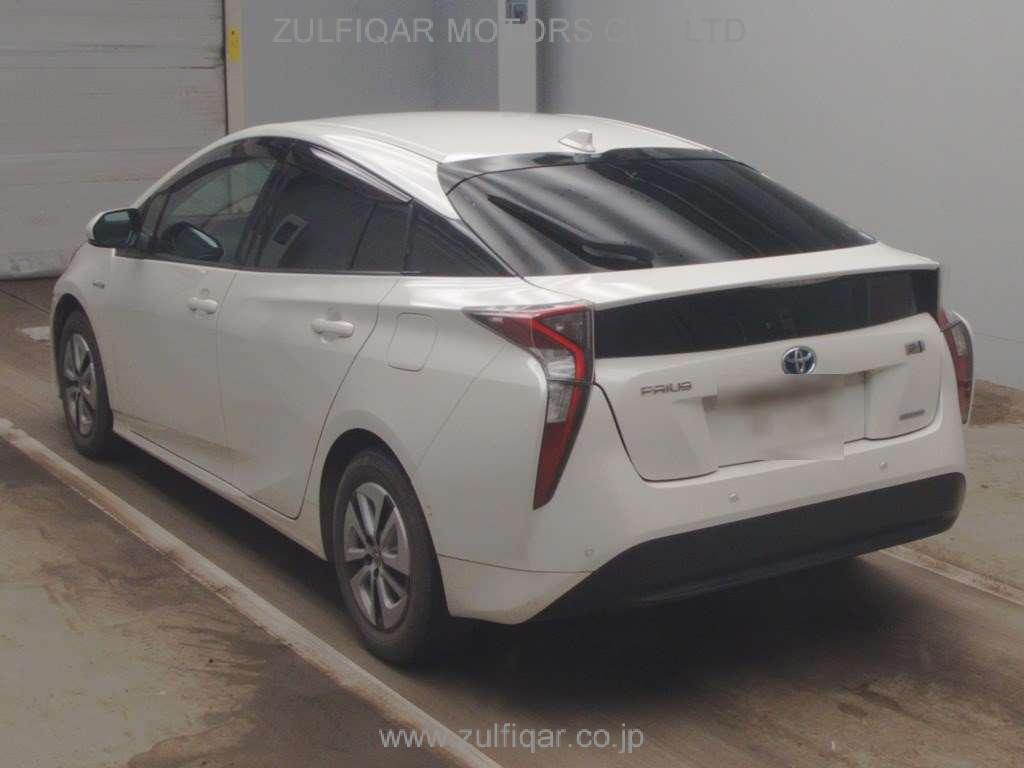 TOYOTA PRIUS 2018 Image 4