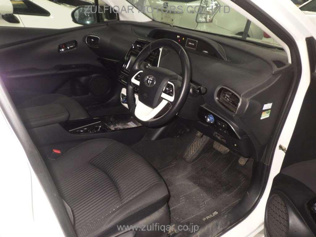 TOYOTA PRIUS 2018 Image 5