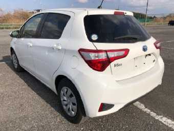 TOYOTA VITZ 2020 Image 2