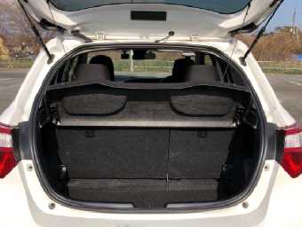 TOYOTA VITZ 2020 Image 10