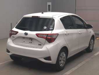 TOYOTA VITZ 2020 Image 2