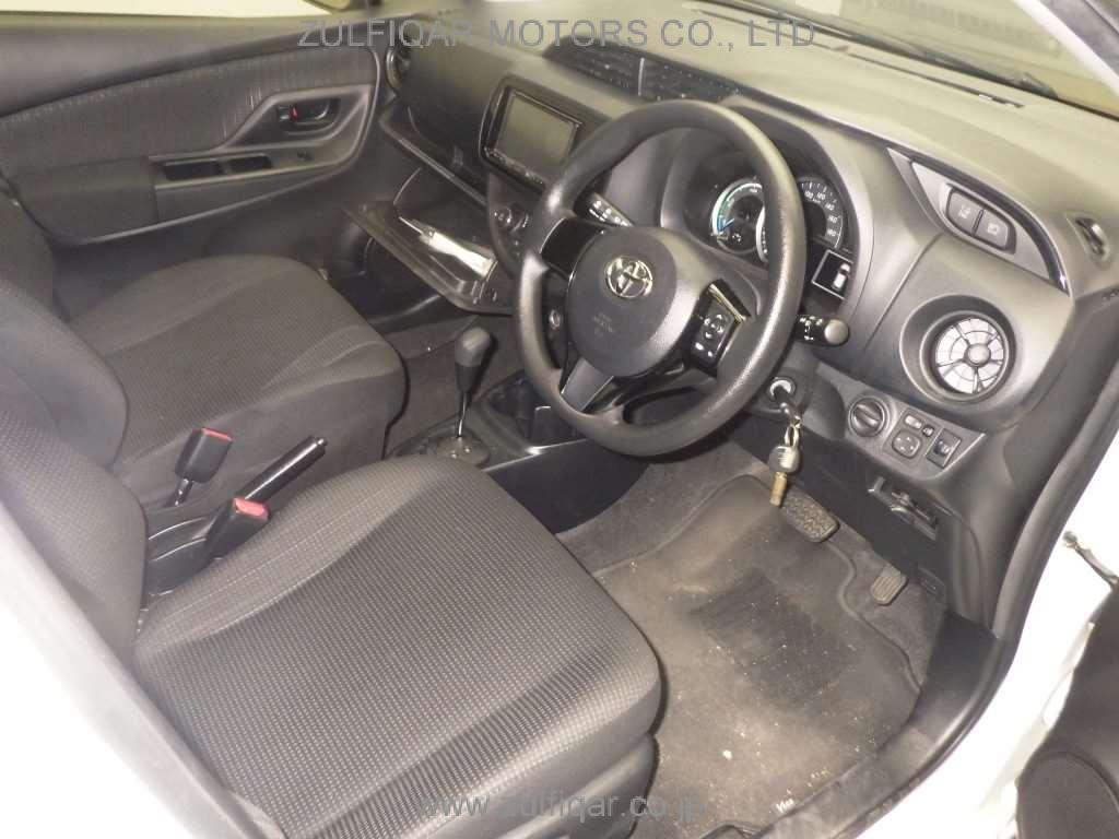 TOYOTA VITZ 2020 Image 5