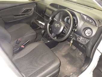 TOYOTA VITZ 2020 Image 5