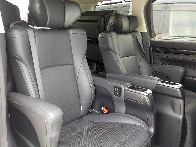 TOYOTA VELLFIRE 2019 Image 21