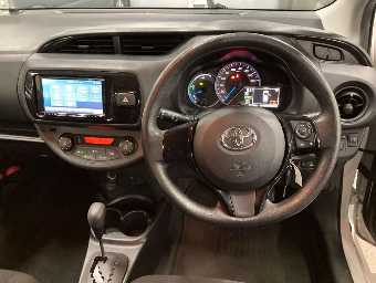 TOYOTA VITZ 2020 Image 6