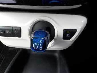 TOYOTA PRIUS 2018 Image 11