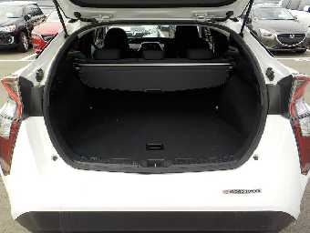 TOYOTA PRIUS 2018 Image 15