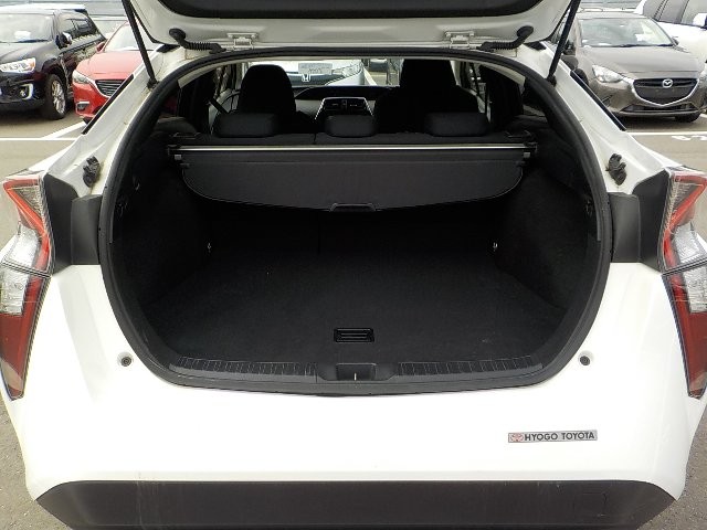 TOYOTA PRIUS 2018 Image 21