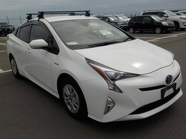 TOYOTA PRIUS 2018 Image 23