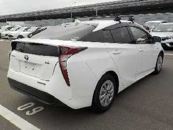 TOYOTA PRIUS 2018 Image 18