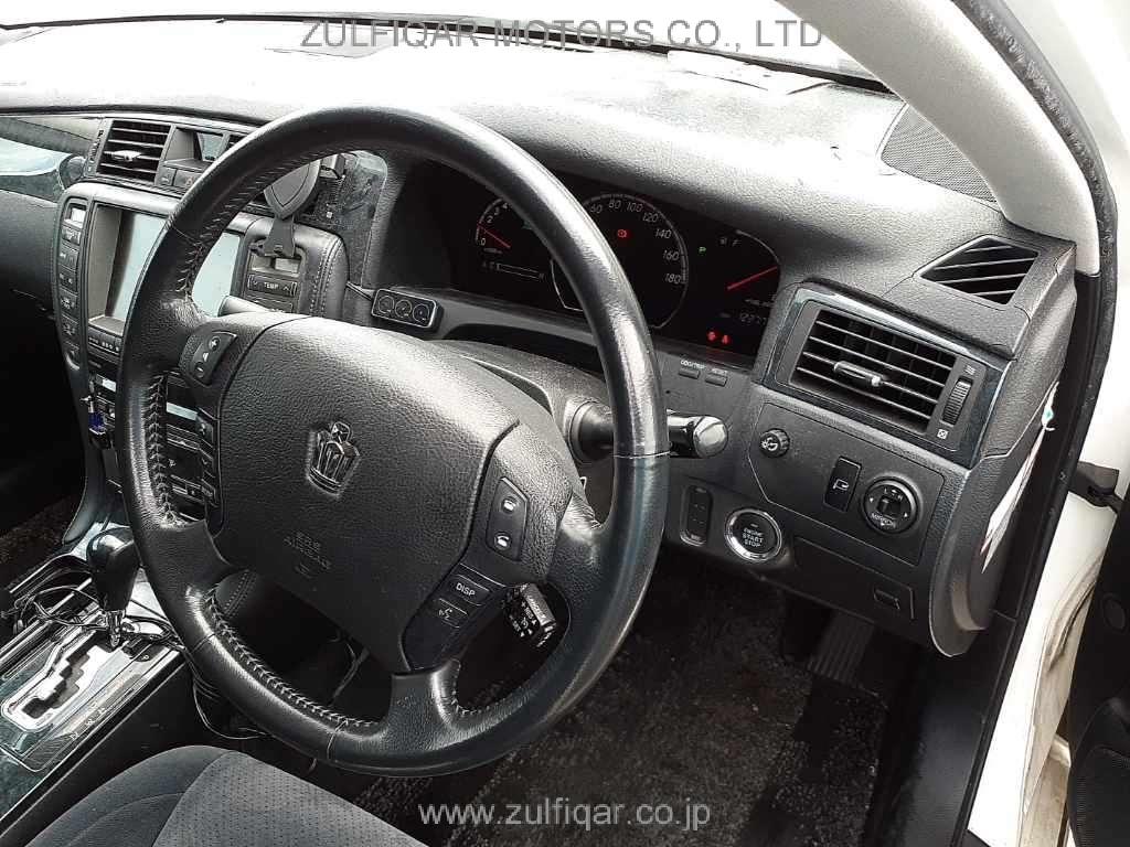 TOYOTA CROWN 2005 Image 7