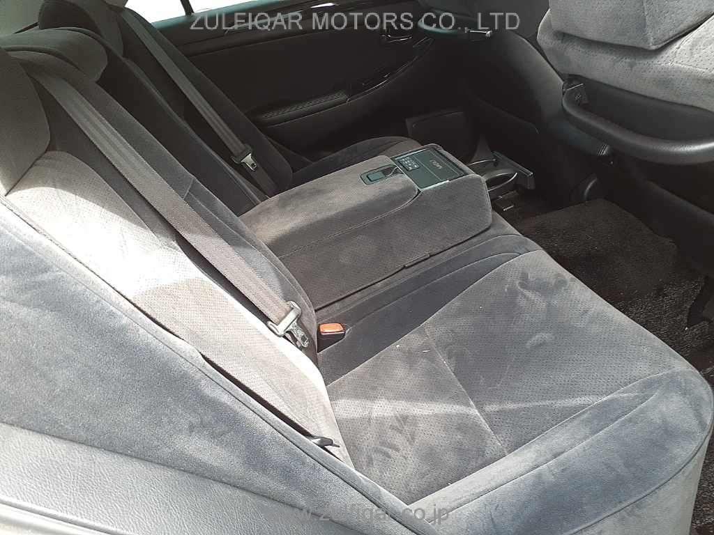 TOYOTA CROWN 2005 Image 10