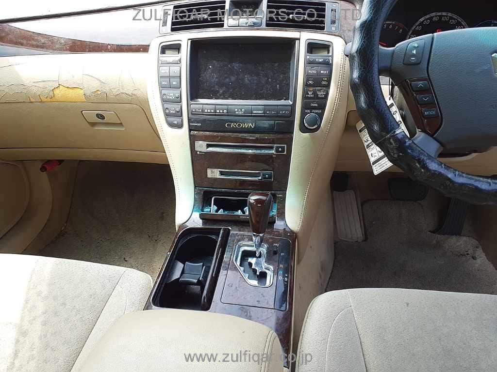 TOYOTA CROWN 2006 Image 9