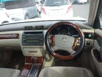 TOYOTA CROWN 2003 Image 6