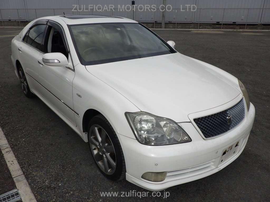 TOYOTA CROWN 2004 Image 3