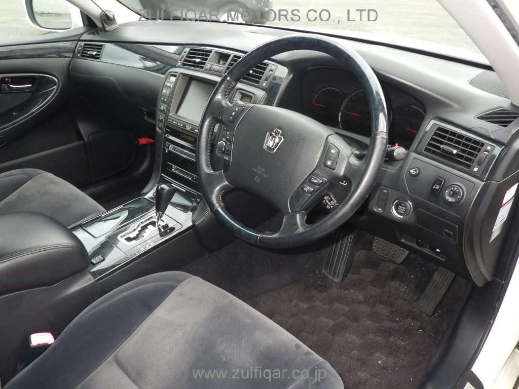 TOYOTA CROWN 2004 Image 5
