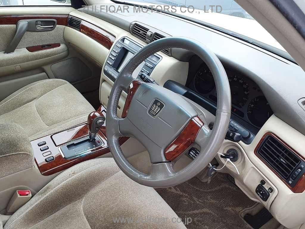 TOYOTA CROWN 2002 Image 7