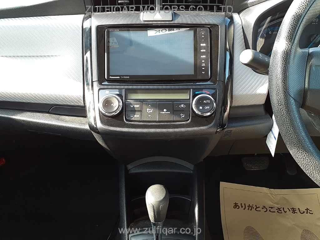 TOYOTA COROLLA AXIO 2014 Image 9
