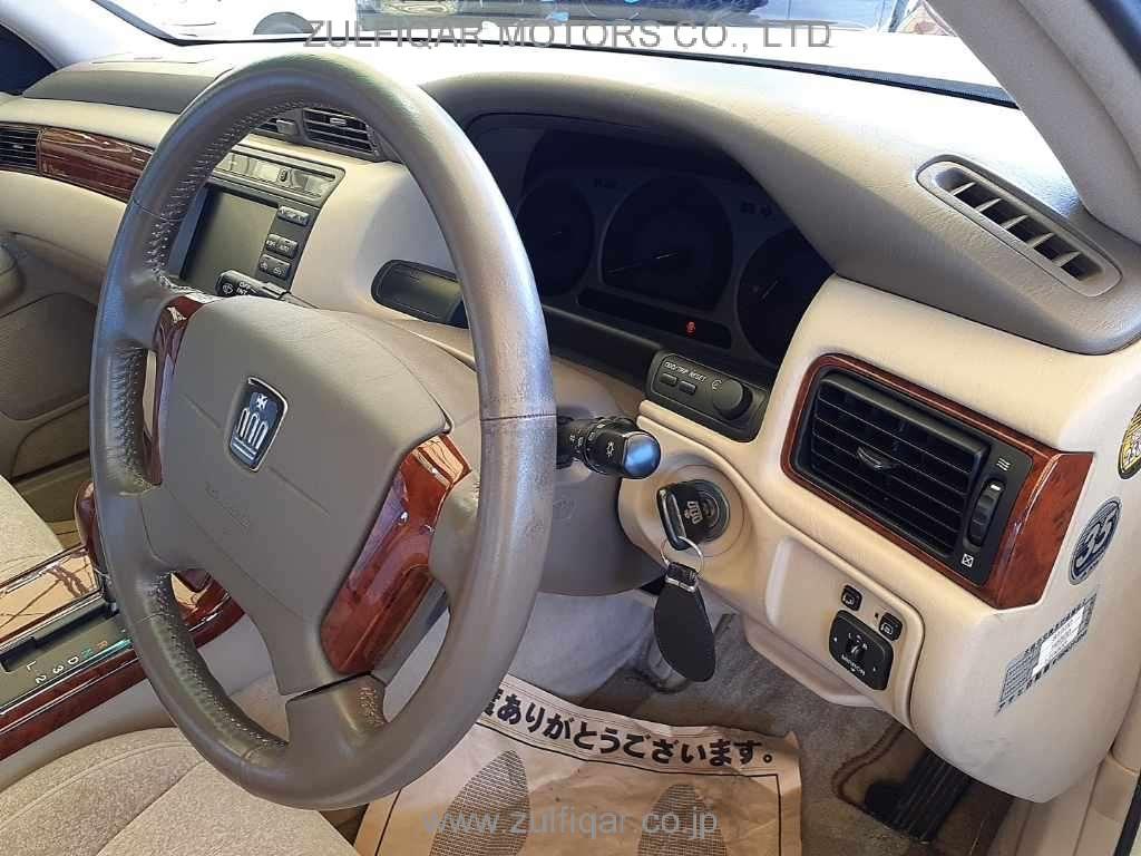 TOYOTA CROWN 2002 Image 7