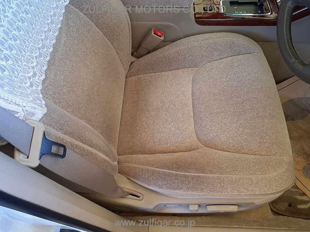 TOYOTA CROWN 2002 Image 8