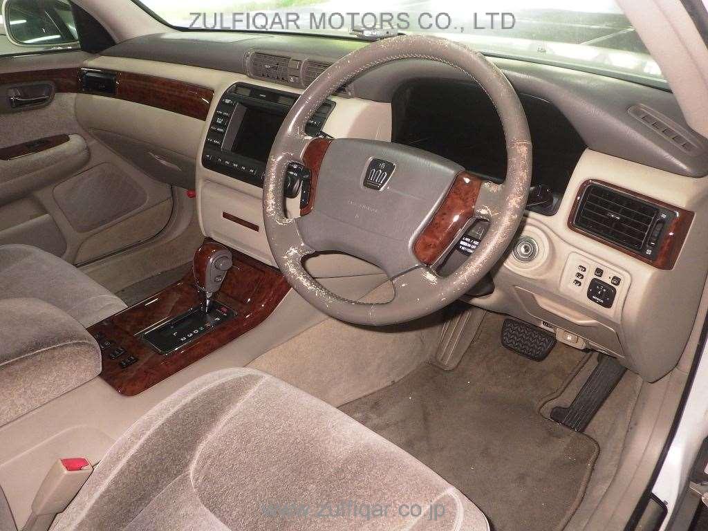 TOYOTA CROWN 2002 Image 5