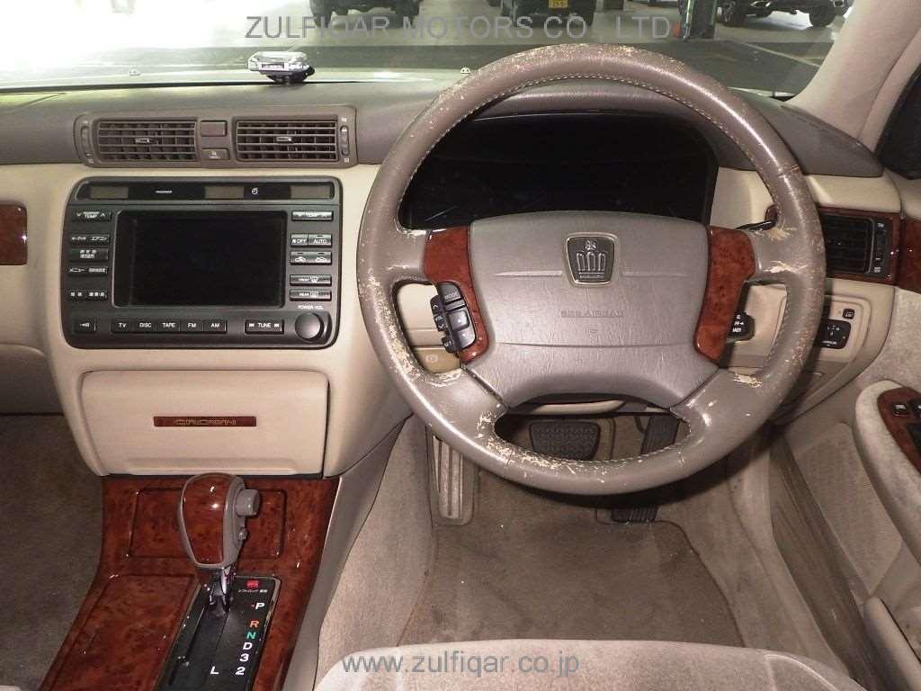 TOYOTA CROWN 2002 Image 6