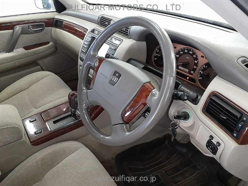 TOYOTA CROWN 2002 Image 7