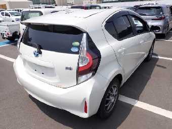 TOYOTA AQUA 2020 Image 2