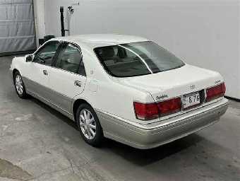 TOYOTA CROWN 2002 Image 2
